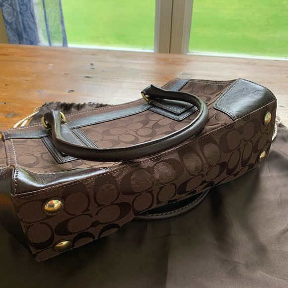 Coach Turn Lock Shoulder Bag H0773 - Picture 6 of 8